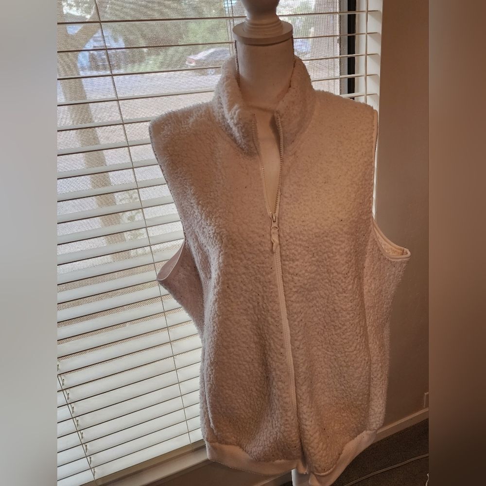 Sherpa vest white